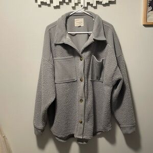 AE sherpa shacket size XL.